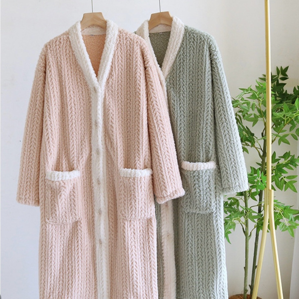 NWT Cozy Pink Sherpa Bathrobe